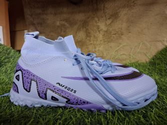 Turf soccer cleats us size 2.5youth