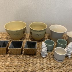 riety planter pots lot - 2 mini gnomes - outside Home decor - gardening - Simi Valley