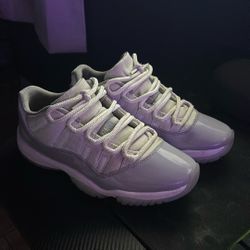 Jordan 11 Lows (Grey Cement)