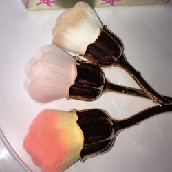 ROSE SHAPED BLUSH BRUSHES 