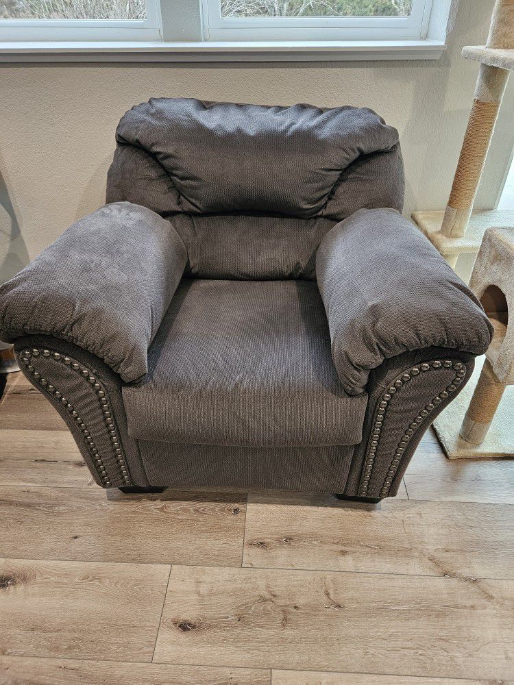 Oversized Comfy Chair 