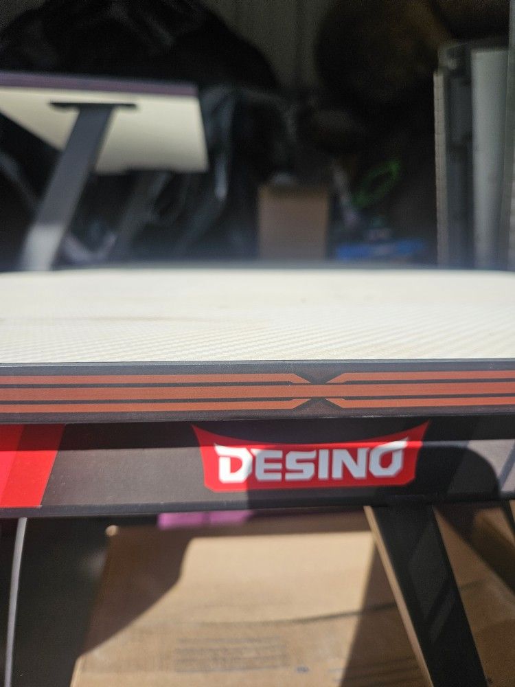 Desino Gaming Desk Z Stand