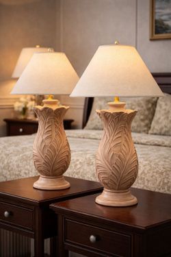 Carved wood leaf design lamp set