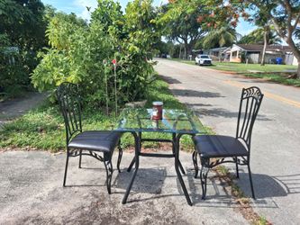 Dinning table  and chairs