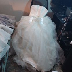 Wedding Dress With Accessories 