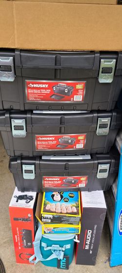 Brand new HUSKY 24IN TOOL BOX WITH METAL HANDLE AND SHELVES