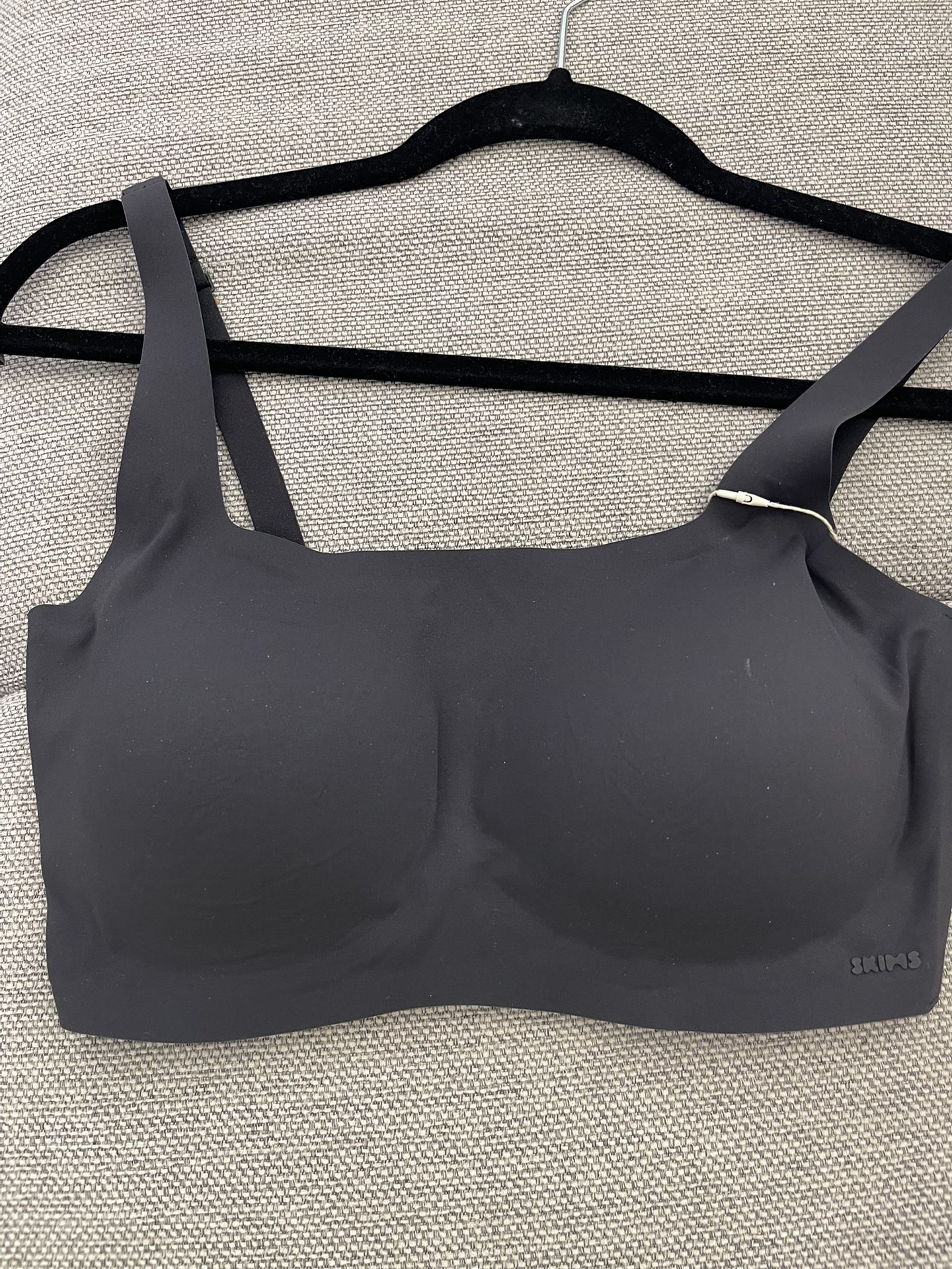 Skims Scoop Bra In Onyx 