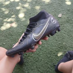 Nike Cleats Size 6.5