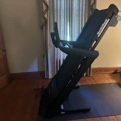 Nordictrack T series 10 treadmill, almost new. 