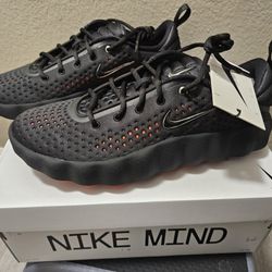 Nike Mind 002