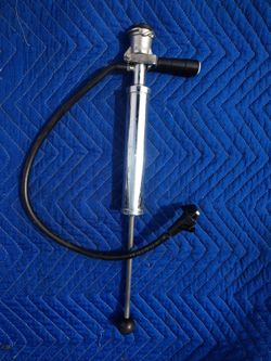 Beer keg tap