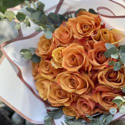 Roses With Eucalyptus Bouquet 