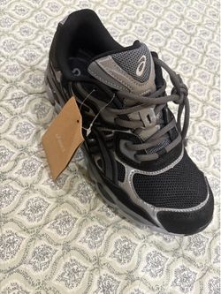 Black ASICS 9.5