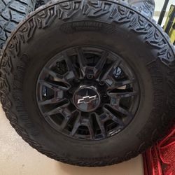 2025 Chevrolet 2500HD ZR2 8 Lug Wheels & Tires