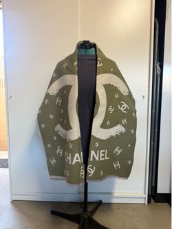 Scarves and Wrap - Green/Cream