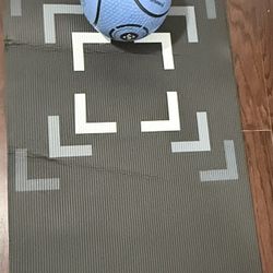 Dribble Up 10lb Smart Ball With Cushioned Mat 