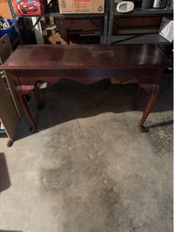 Small entry table