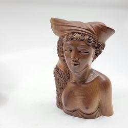 Vintage Bali Solid Carved Wooden Bust of a Young Woman Princess.
Pre-owned, good shape, no chips or cracks. May be some scuffs, if touch 
corners.
It 