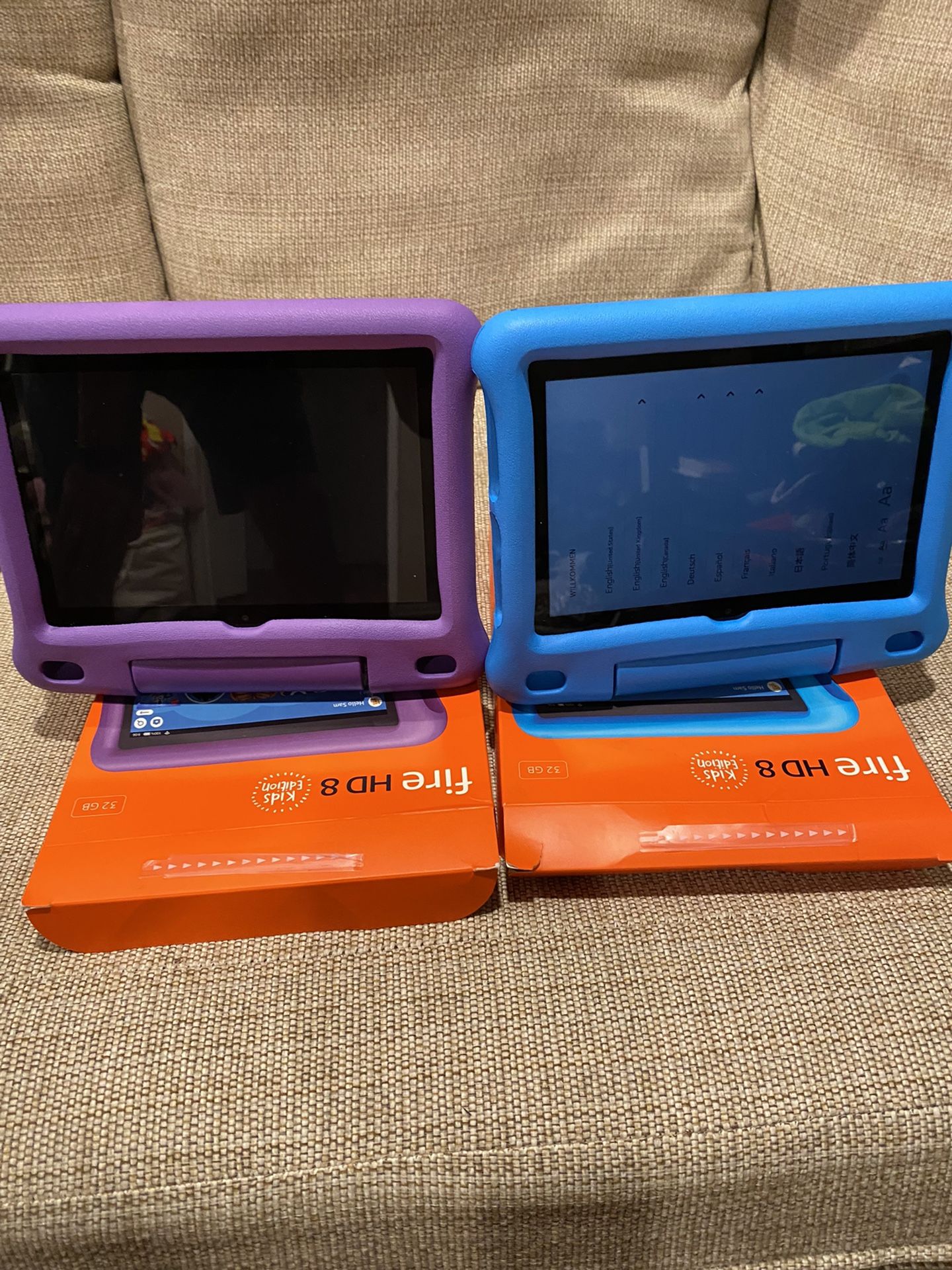 Two Fire HD 8 Kids tablet, 8" HD display, 32 GB BLUE and PURPLE