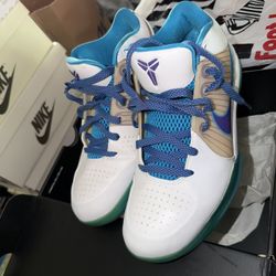 Kobe 4’s (Size 11)