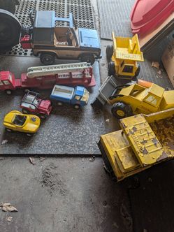 70's - 80's Tonka truck/car lot + Mighty Mo dump