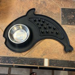 Water Bowl/ Slow Dog Feeder