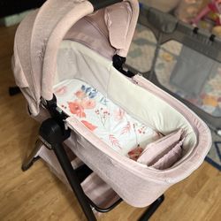 Nuna SWIV & TRIV Bassinet & Stands