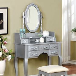 🔥🔥🔥 Brand New Silver Vanity+ Stool🔥🔥🔥