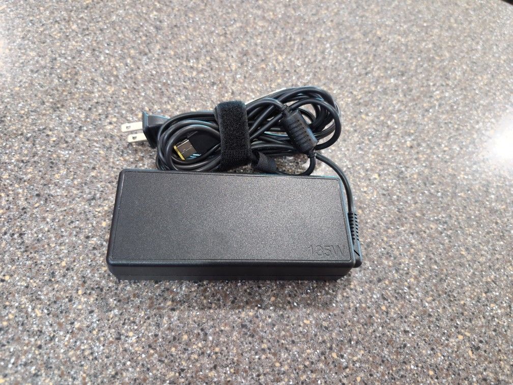 Lenovo  135W  AC Power Adapter ADL135NDC2A