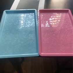 Gender Reveal Box, Some Buttons, 1 Table Cover, 2 Trays  & Welcome Sign
