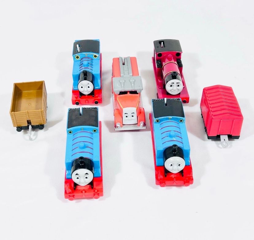 Thomas the Train & Friends Lot of 6 Figures Metal Plastic Railway Engines Carts