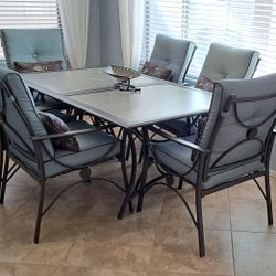 Metal Frame Patio Furniture with Umbrella 