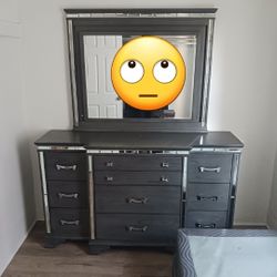 Bedroom Dresser 