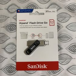 SanDisk - iXpand Flash Drive Go 64GB USB 3.0 Type-A to Apple Lightning for iPhone & iPad - Black / Silver
