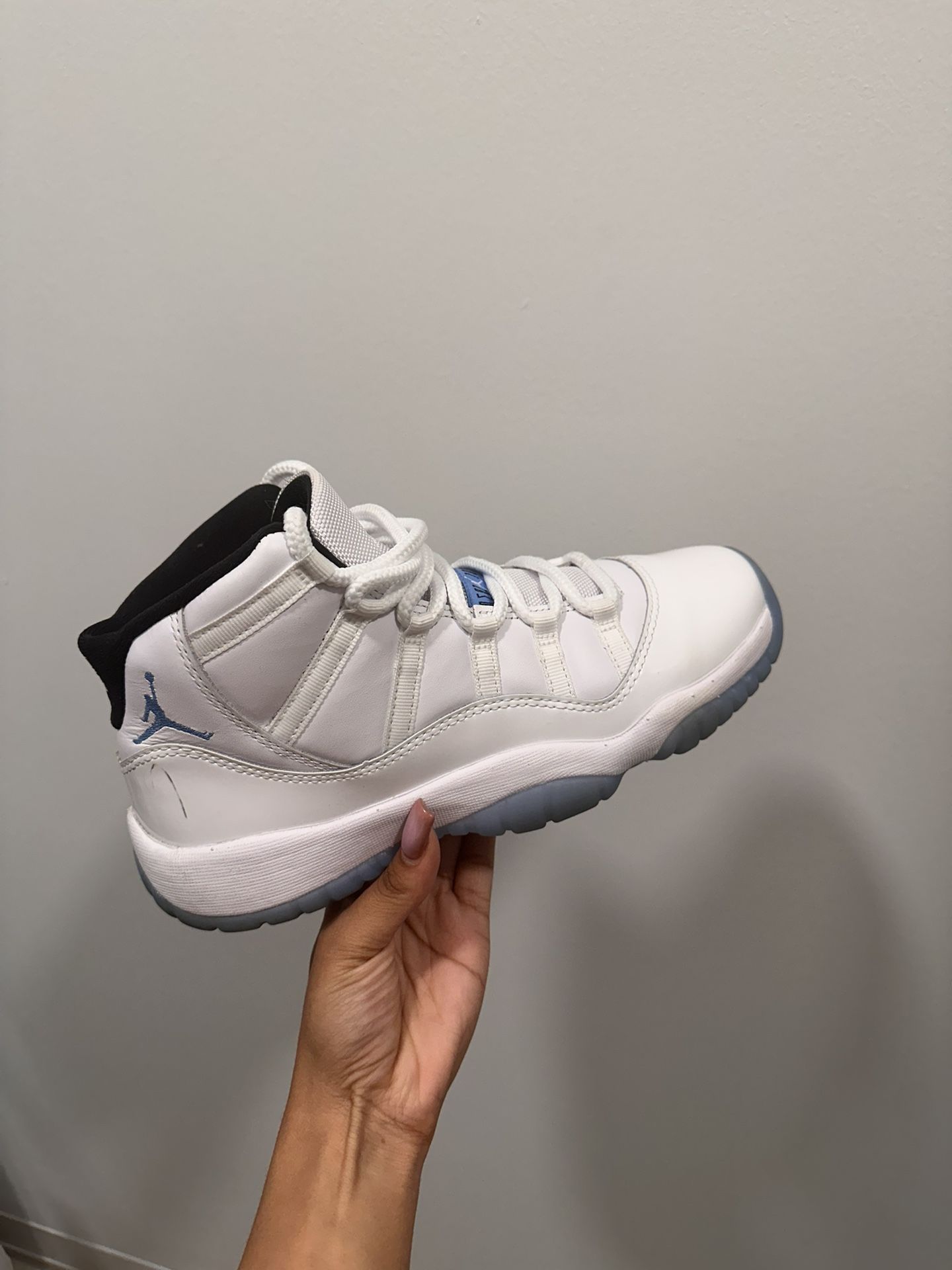 Air Jordan 11 Retro 'Legend Blue 