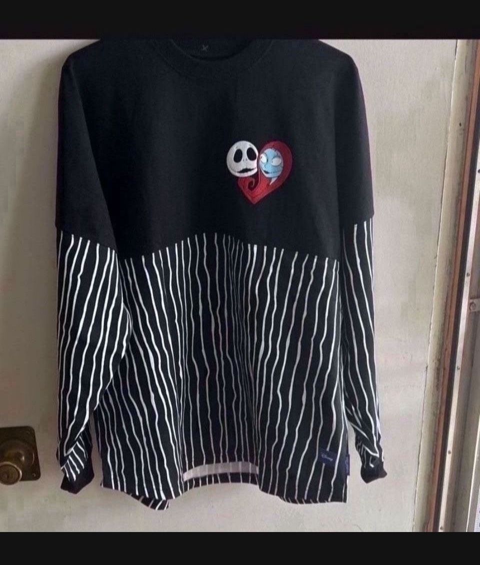Disney jersey size Large NEW