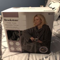 Brooks tone Cozy Wearable Throw