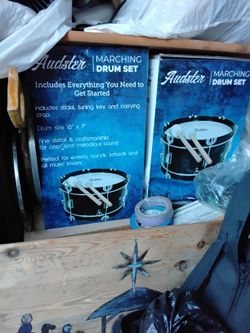 Audster/ Marching Drum Set