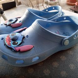 WOMEN'S SIZE 10 DISNEY CROCS 