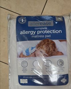 New king-size allergen mattress protector