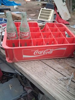 Vintage coca cola bottle carrying tray