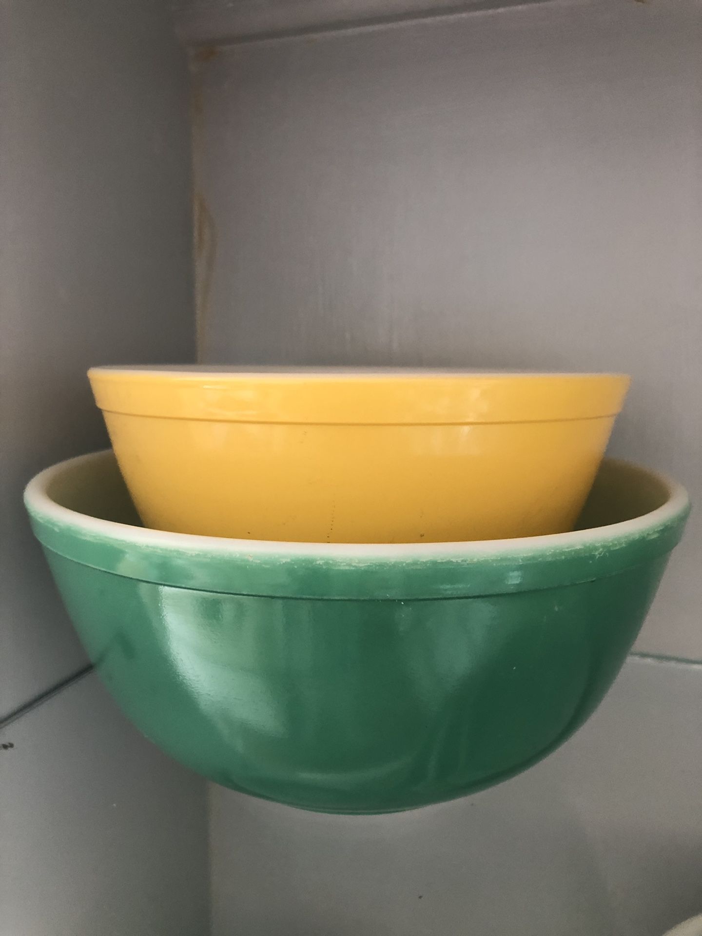 Vintage Pyrex Browns 402 Yellow And 403  Green