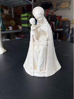 vintage Goebel M.I. Hummel "Flower Madonna" porcelain statue