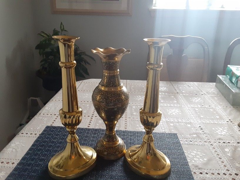  VERY UNIQUE LOOKING BRASS CANDLE HOLDERS AND VASE 