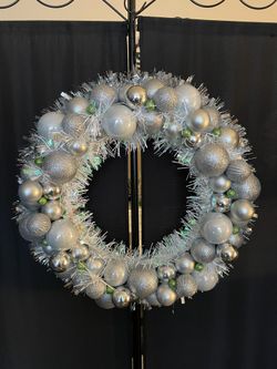 Holiday Wreath (12”)