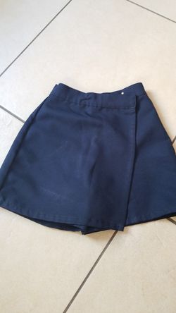 Uniforme de shorts/falda size 7 de niƱa