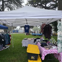 Yard Sale En Bell