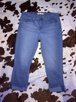 Levi’s capri pants 