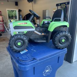 Battery Powered Kids Tractor - With Remote