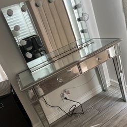 Makeup Vanity In Great condition 